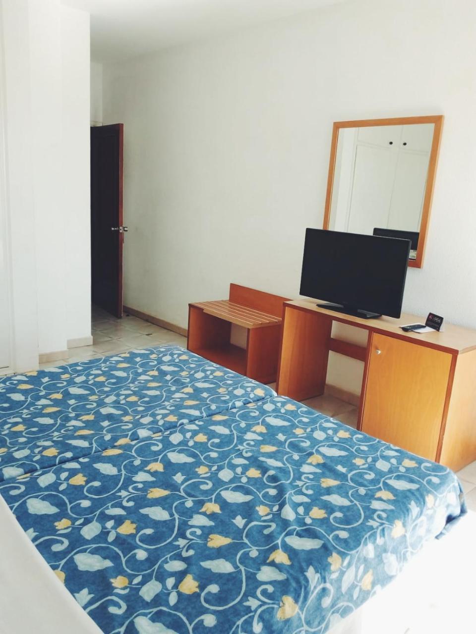 Hotel Aeropuerto Sur 3*